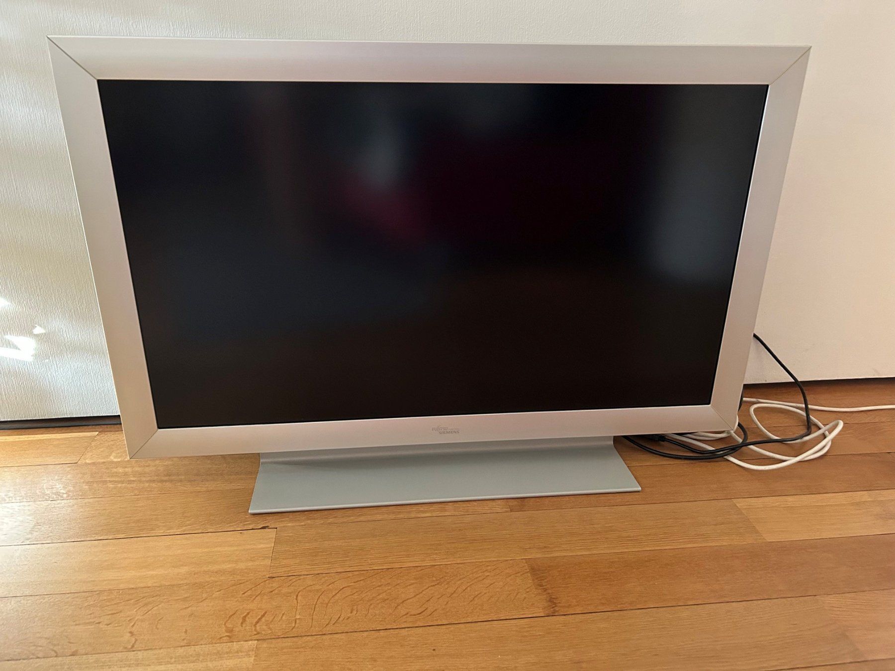 Monitor: Flachbild TV - als Bildschirm nutzbar – Usato da Luzern venduto da LenLiz