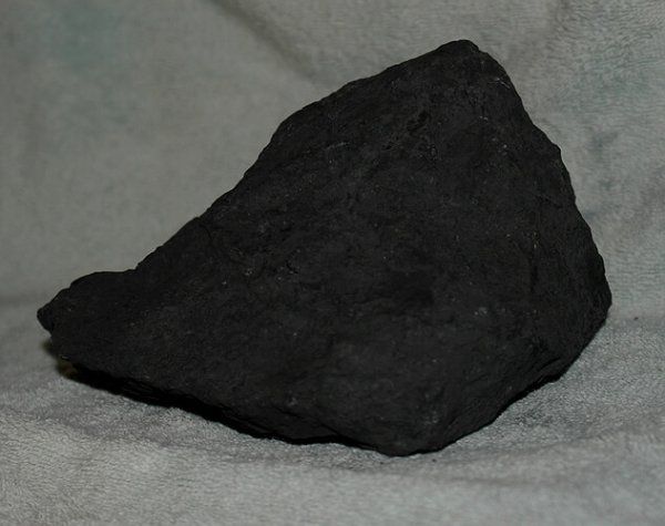 Minerali & Pietre curative: Schungit Rohstein – Nuovo (secondo la descrizione) da Walenstadt venduto da vkt_qc8d 1
