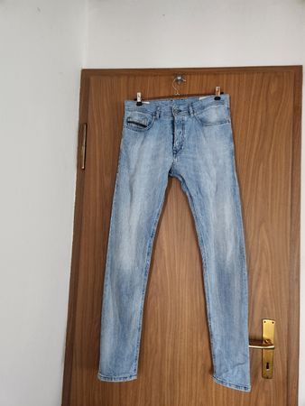 Jeans Diesel Tepphar Slim-Carrot W30-L32 bleu clair