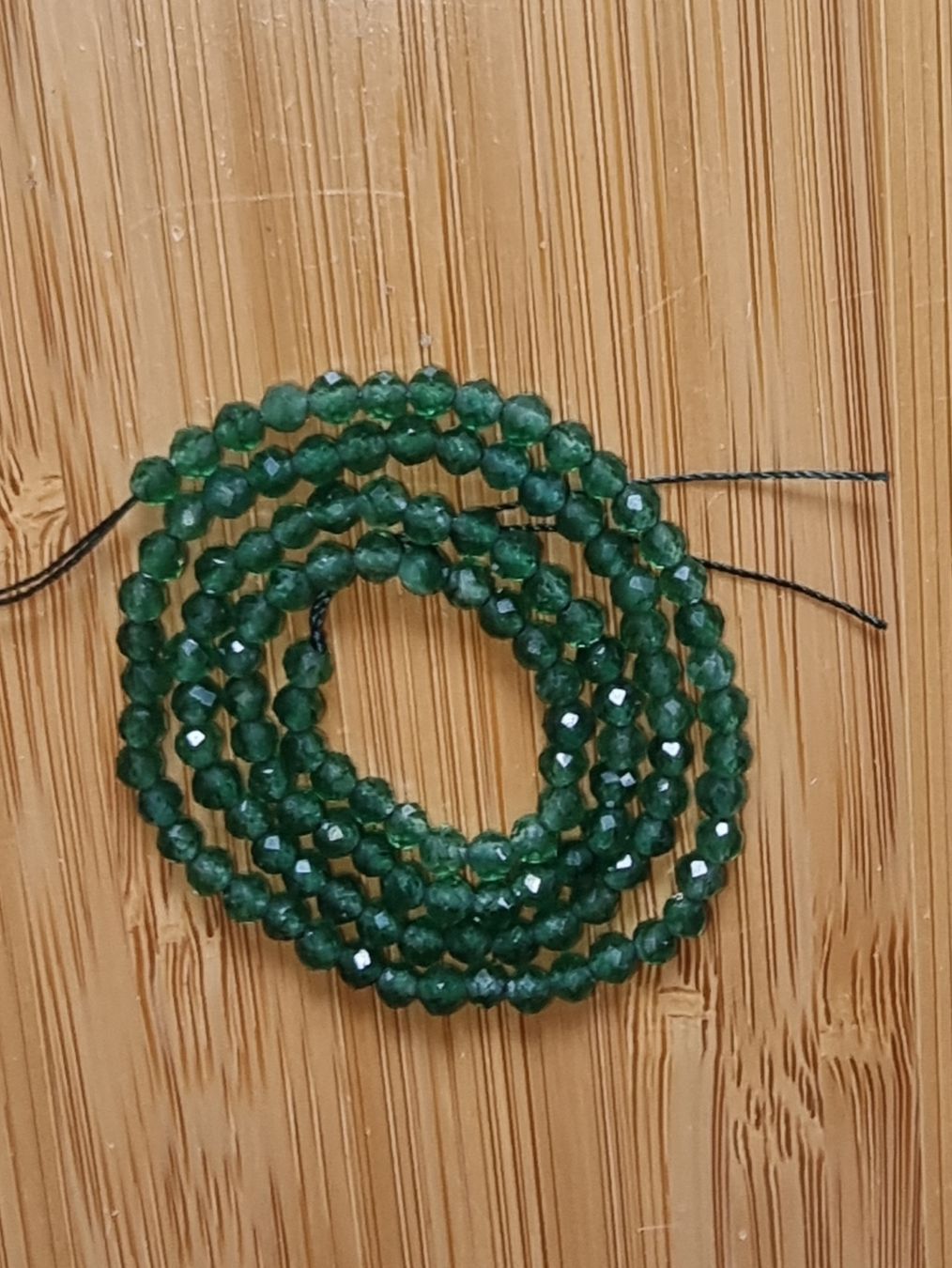 Mineralien & Heilsteine: Jade grün facettiert 3mm. Strang – Neu und originalverpackt aus Menziken von Mirager 1