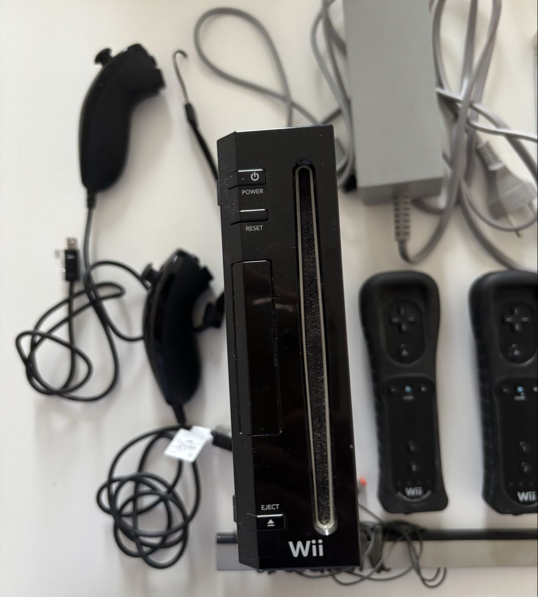 Nintendo Konsolen: Wii + jeux + accessoires  – Gebraucht aus La Chaux-de-Fonds von DANIELA19961996 1