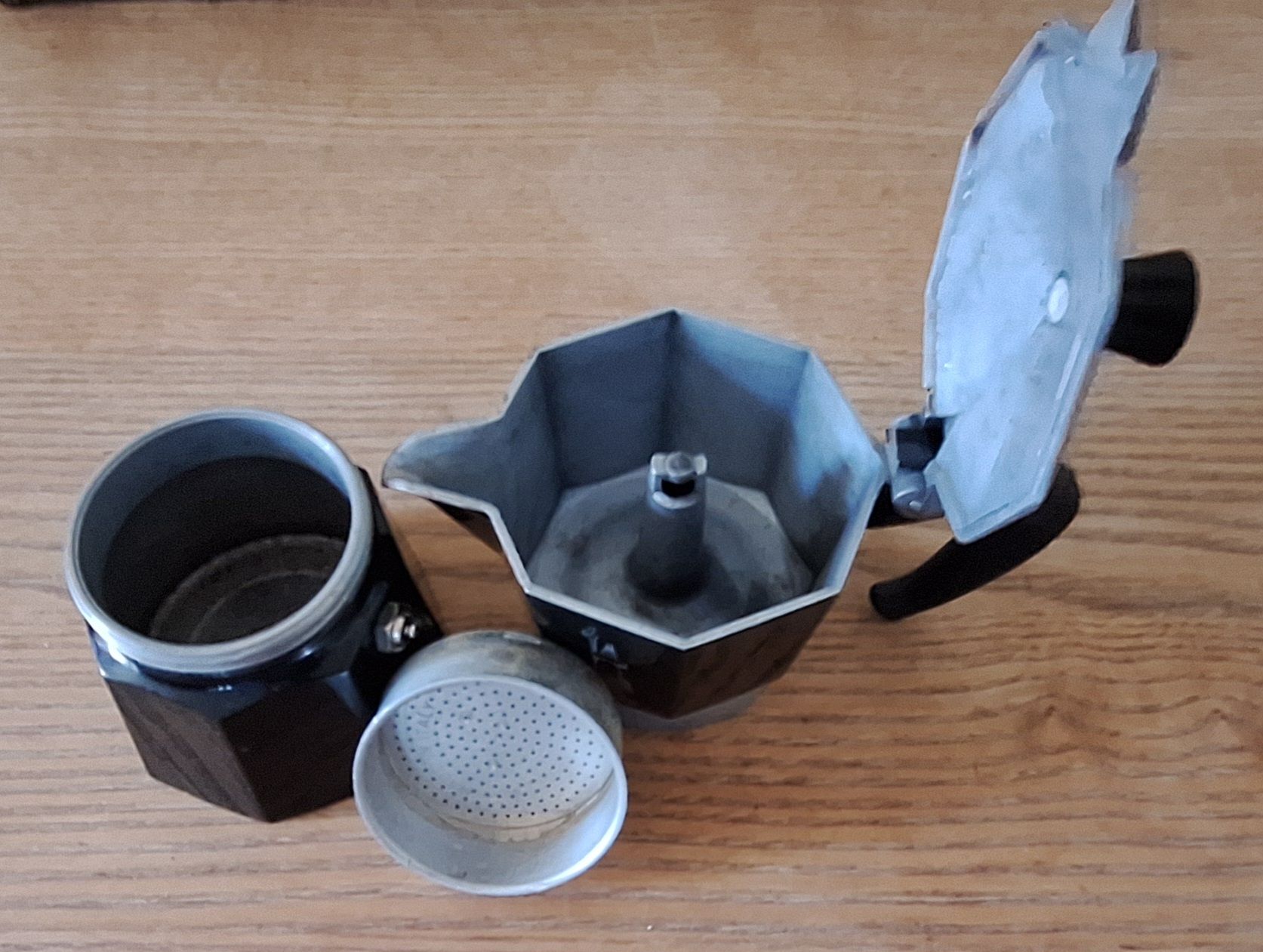 Bialetti Kaffeemaschinen & Espressomaschinen: Bialetti Espressokocher schwarz  – Gebraucht aus Adlikon b. Andelfingen von Kraemse 2