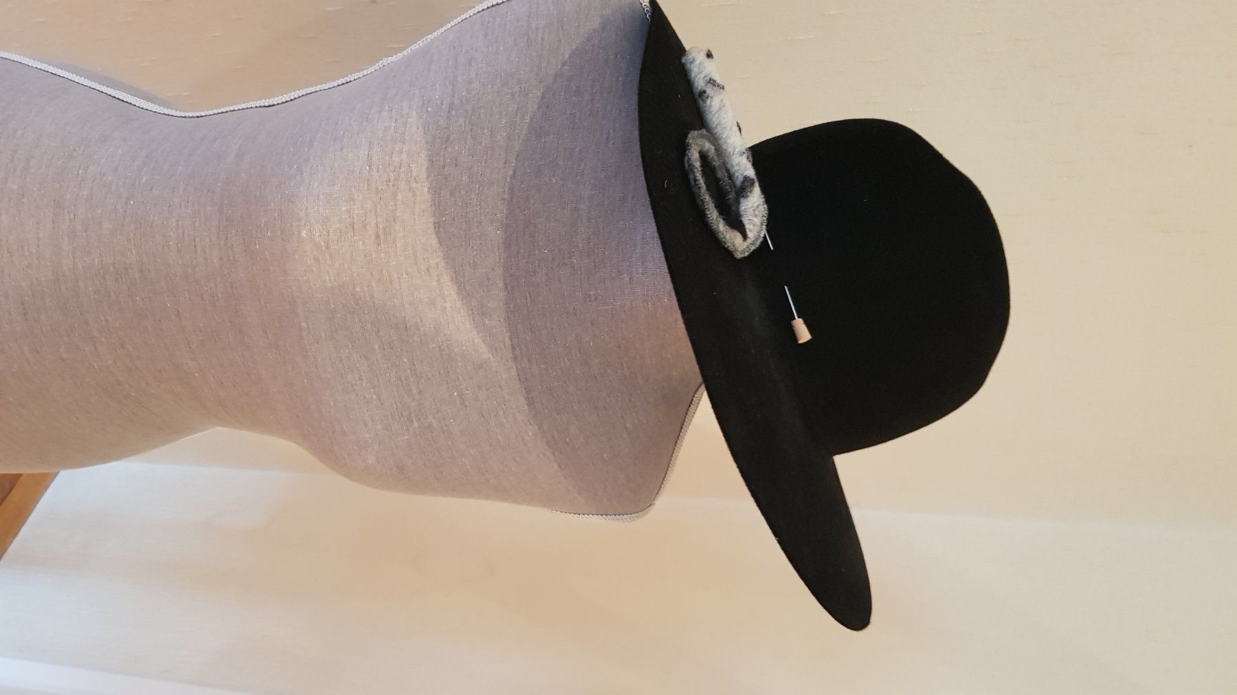 Copricapi, berretti & cappellini: Chapeau Jean-Robert Gase, noir – Usato da Marly venduto da Barbarajane 2