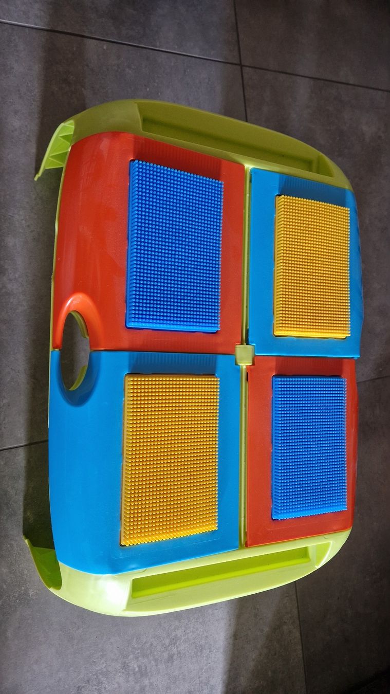 Giocattoli: Table de construction  – Usato da Reverolle venduto da ama_5brg 3