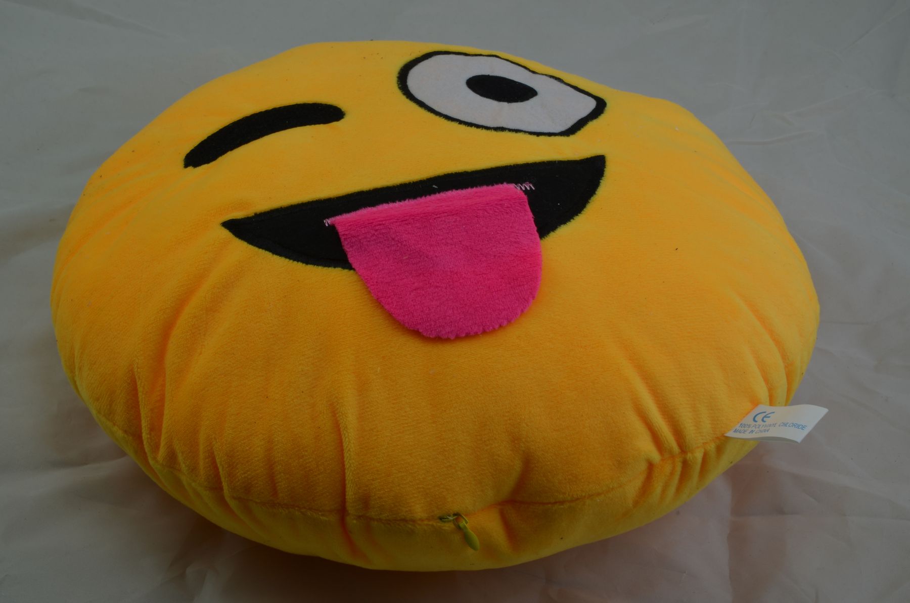 Giocattoli: Zunge Raus Smiley Kissen – Nuovo (secondo la descrizione) da Buchs AG venduto da SellAndBuyX
