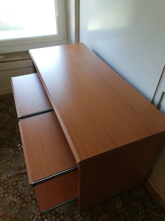 Bureaux: Bürotisch, PC-Tisch, Pult – D'occasion à Kölliken par Chilfiker 1