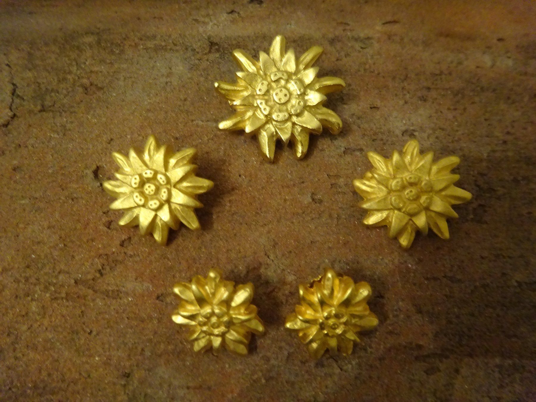Orecchini pendenti & Orecchini a lobo: Edelweiss-Set / Trachtenschmuck – Usato da Esslingen venduto da FetteSchnecke 1