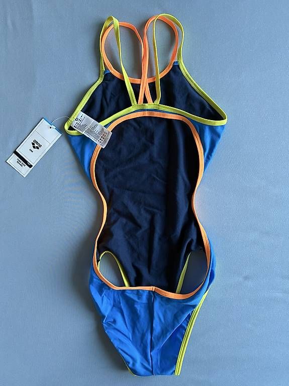 Badekleider & Bikinis: Arena Badeanzug D40/F38 – Neu und originalverpackt aus Zuchwil von ninajoelle 1