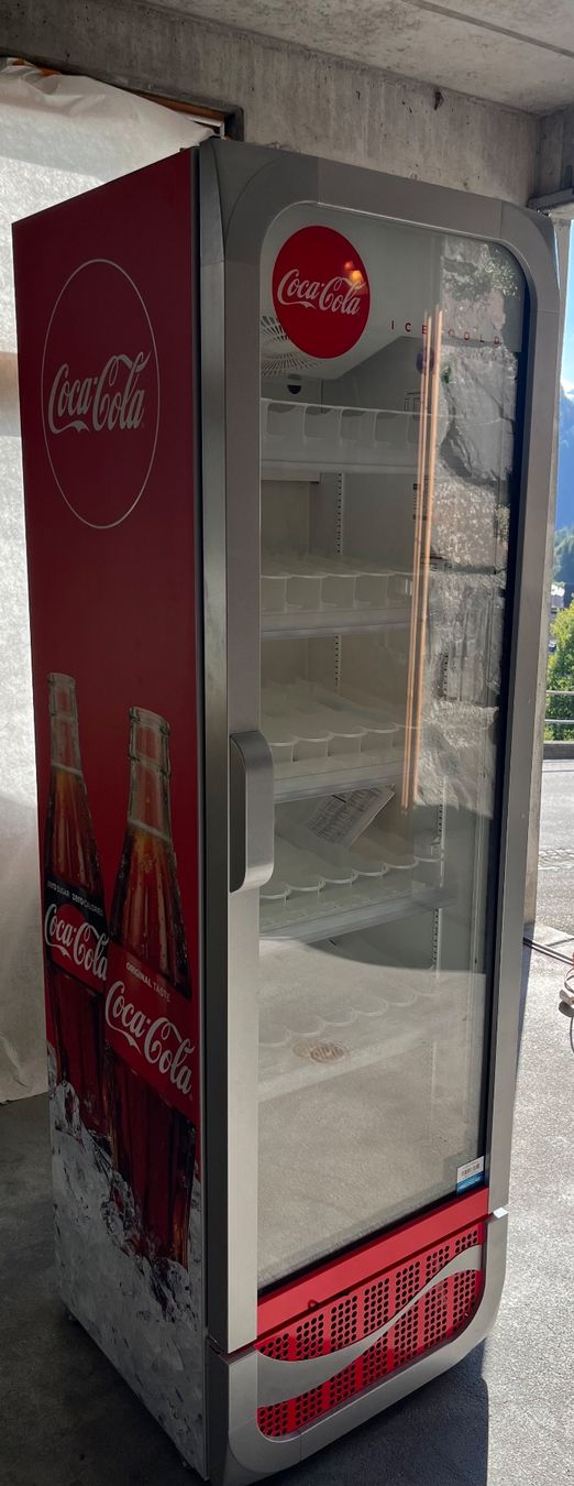 Coca-Cola Frigoriferi: Getränkekühlschrank (Neuwertig) – Usato da Grüsch venduto da Affenarsch 1