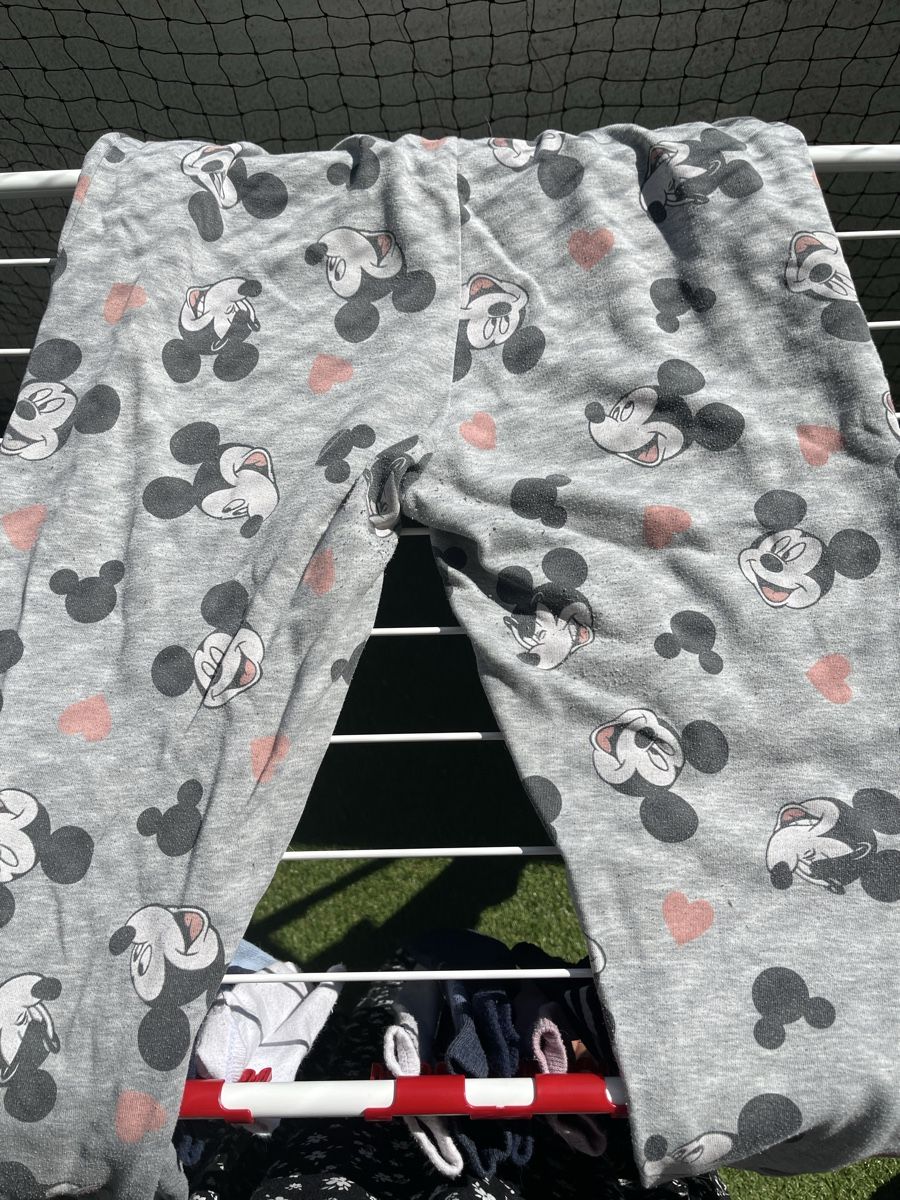 Negligees & Pyjamas: Disney Pyjamahose Mickey Maus Grösse L/XL – Gebraucht aus Zürich von kar_z6qm 1