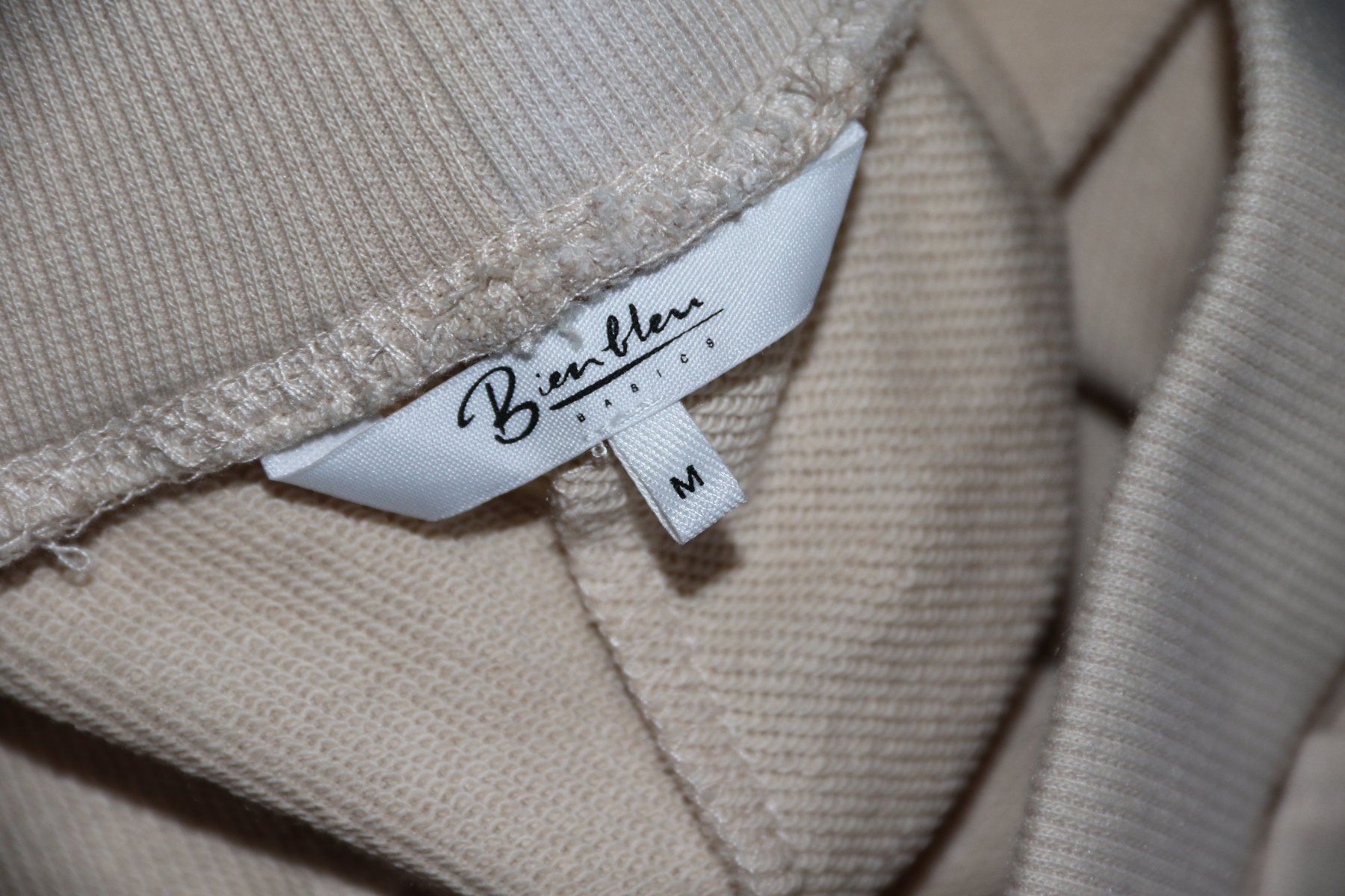Pantaloni: Neue coole Shorts Gr.M – Nuovo (secondo la descrizione) da Oberwil-Lieli venduto da Svetlana28 5