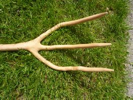 Heugabel aus EINEM Stück Holz, Deko