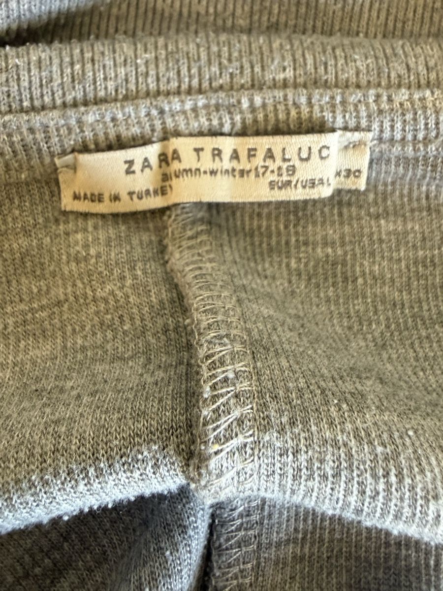 Zara Pullover & Sweatshirts: Grauer Strickpullover mit Knöpfen, Grösse M von Zara – Neu (gemäss Beschreibung) aus Basel von zukk_ 3