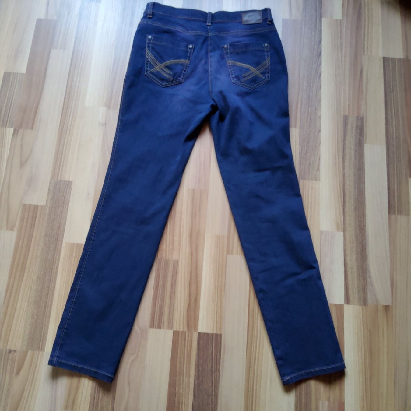 Brax Jeans: Blauviolette Damenjeans von Brax – Usato da Villnachern venduto da RicardoMary 1