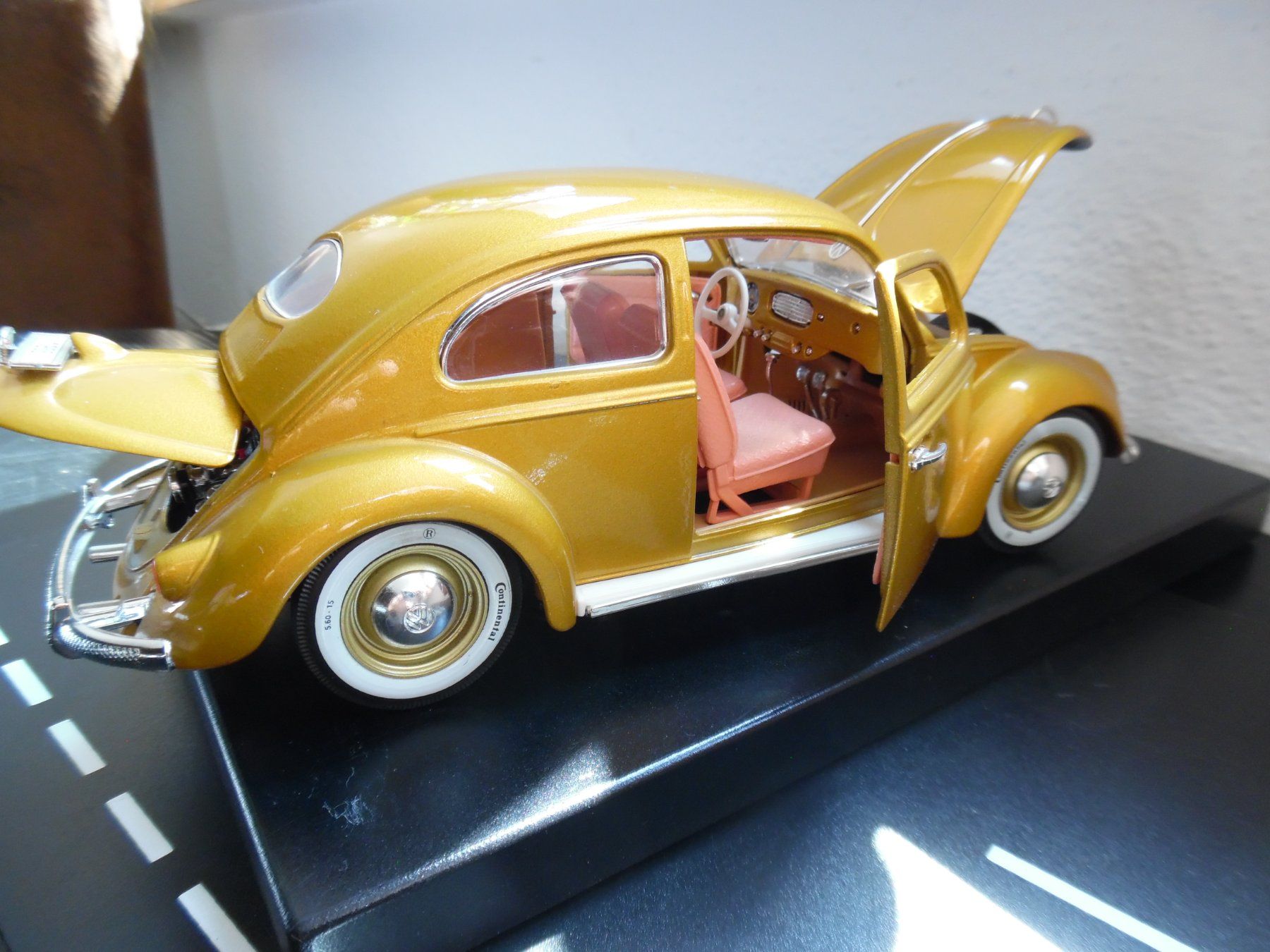 Volkswagen Modellautos: VW Käfer 1.000.000 ste Gold Beetle 1955 Metall 1;18 – Gebraucht aus Steinach von suzzi11
