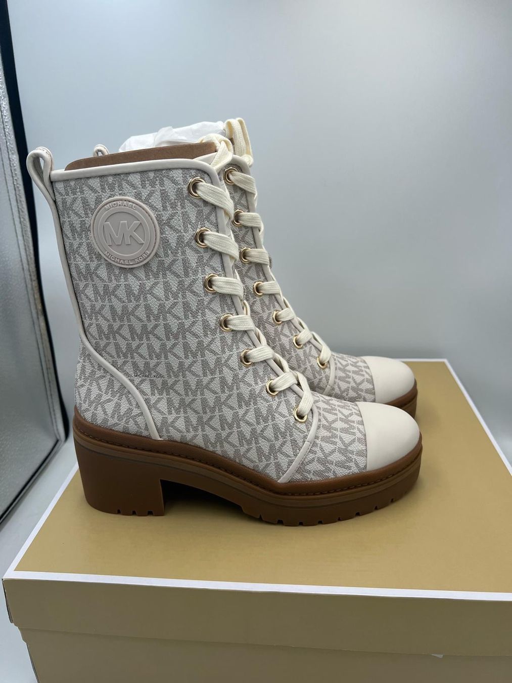 Michael Kors Scarpe da donna: Michael Kors Stiefelette vanilla Grösse 39 – Nuovo e nell'imballaggio originale da Wiedlisbach venduto da Sistershop 6