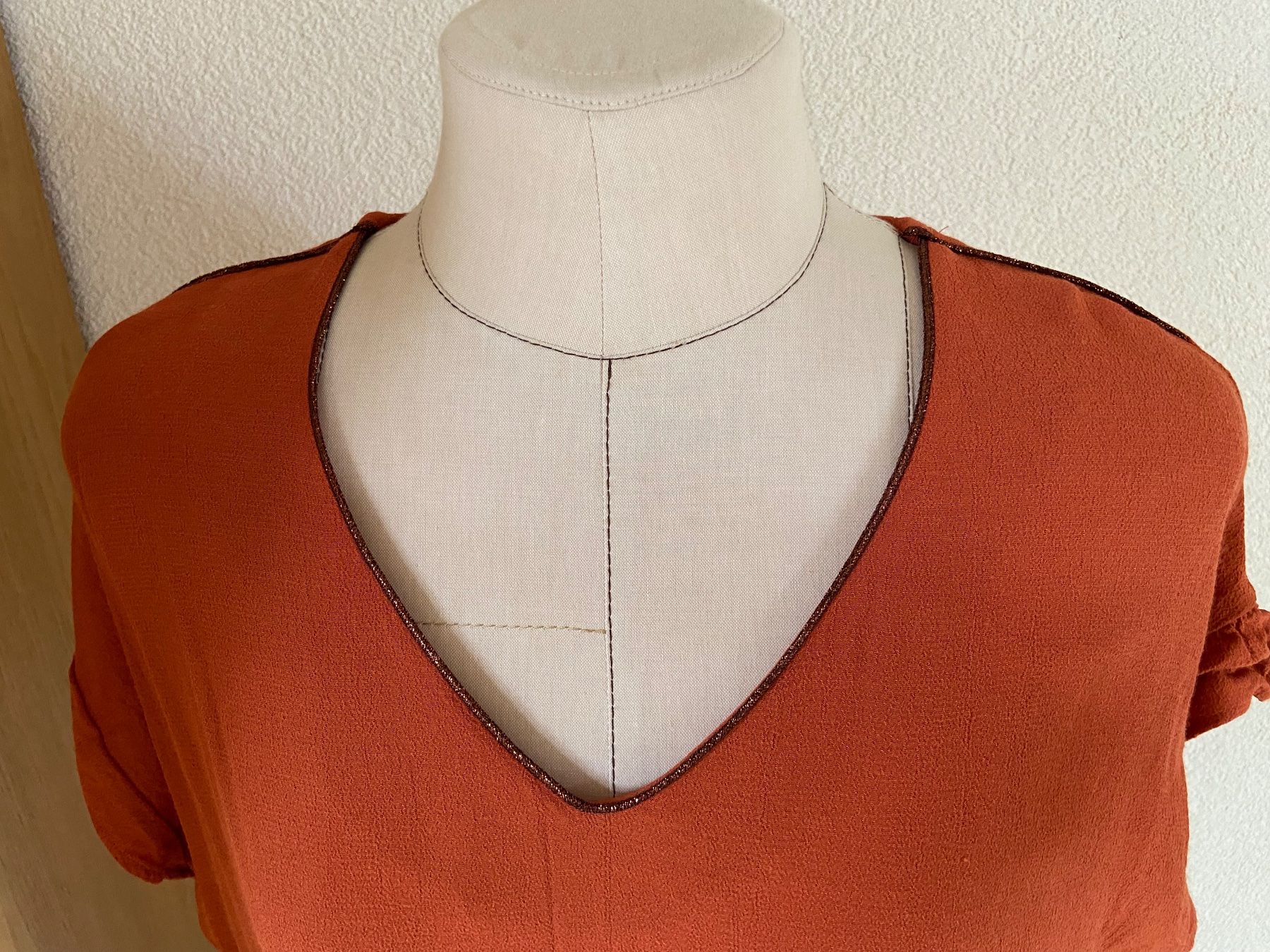 Vestiti: Schönes Kleid aus Viscose – Usato da Evilard venduto da Mikhaylova 4