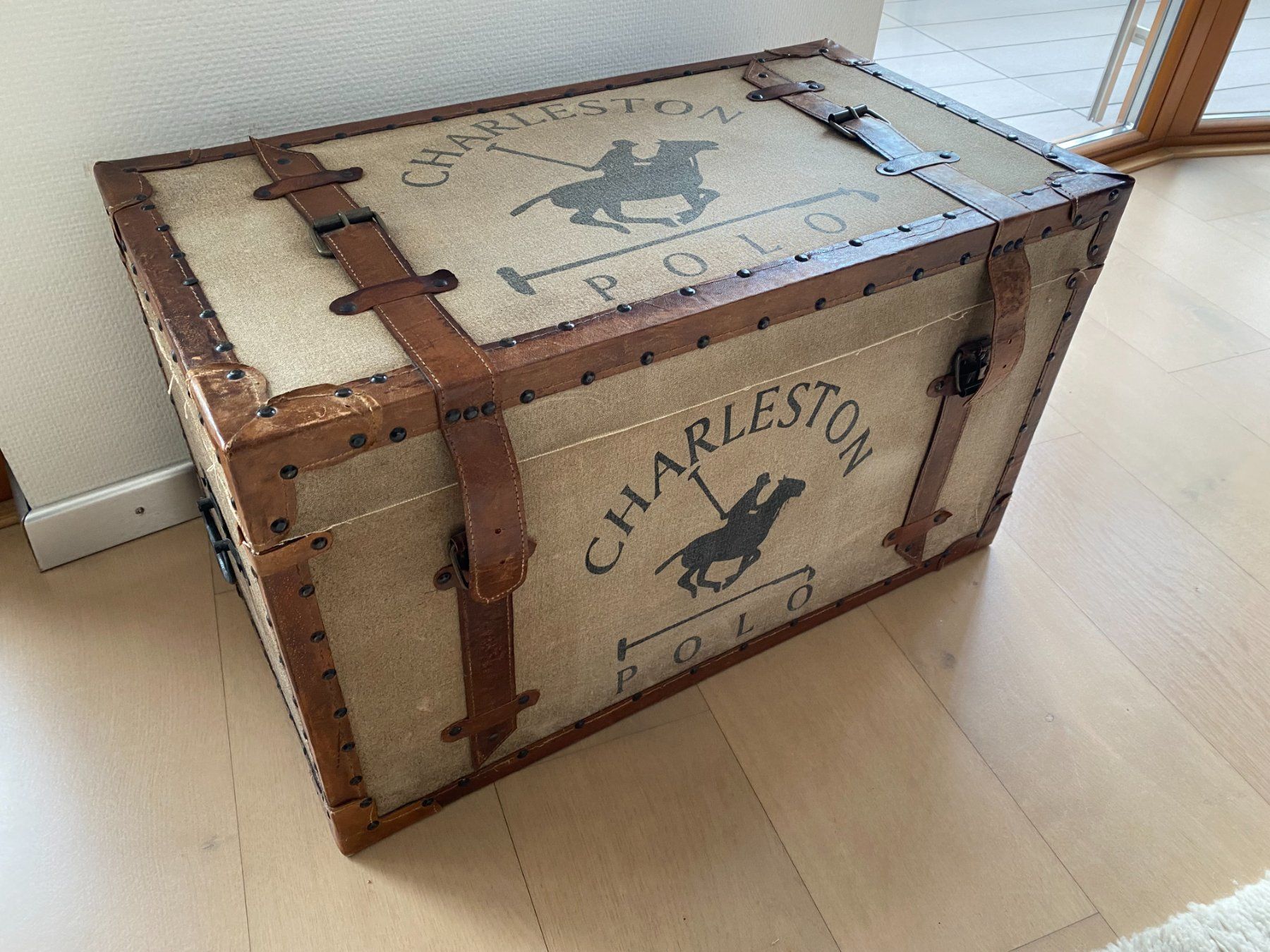 Pfister Cassapanche: Vintage Truhe - POLO Design – Usato da Gerolfingen venduto da Regenbogen88