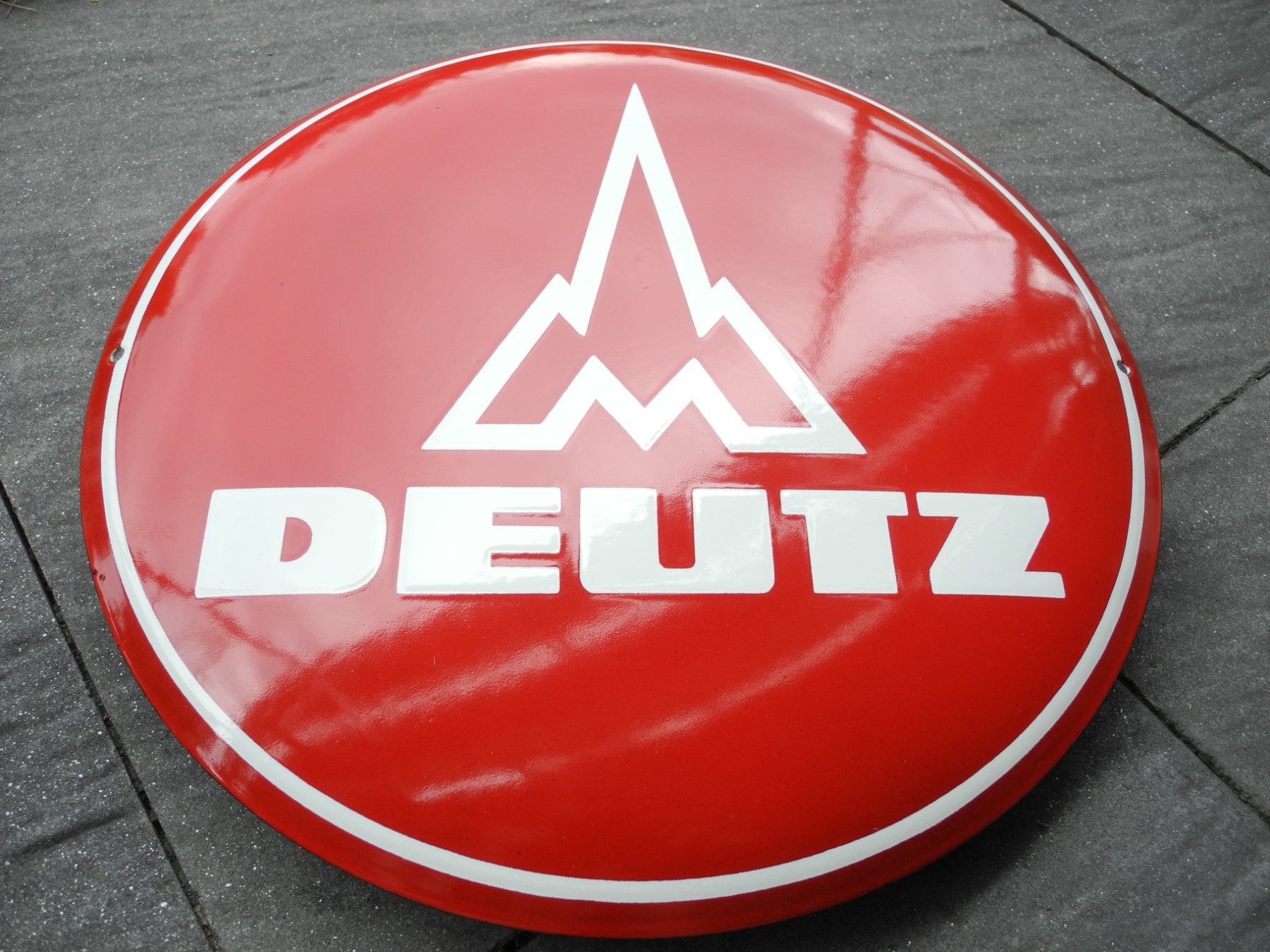 Schilder: DEUTZ LOGO EMAILSCHILD – Neu (gemäss Beschreibung) aus Reinach AG von Huckleberrysix 1