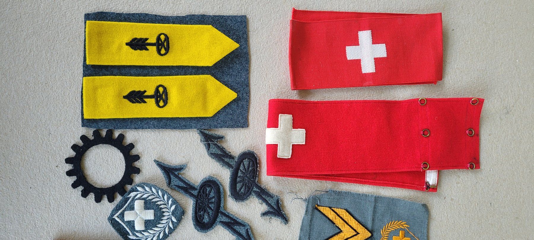 Schweizer Armee Uniformi: Militär Verschiedenes – Usato da Wangen b. Olten venduto da Grizzly48 2