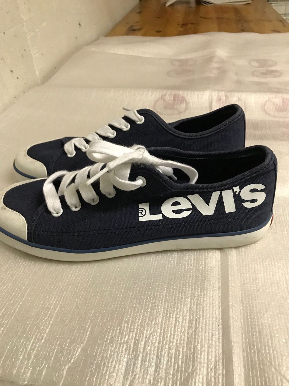 Damenschuhe: LEVI’S schuhe  grösse 40 – Gebraucht aus Thun von jeff070 1