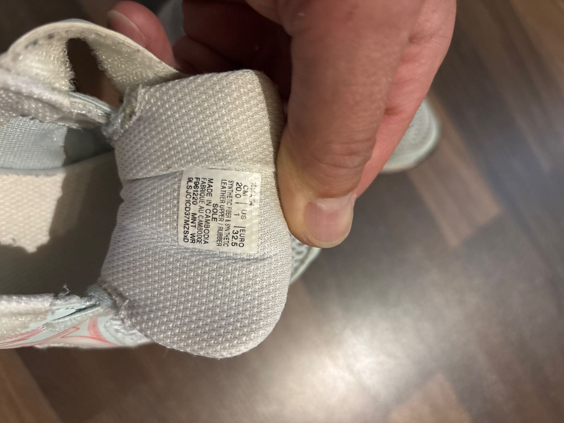Asics Scarpe per ragazze: Acics Kinderschuhe Turnschuhe Gr. 32.5 – Usato da Goldingen venduto da OnlineVerk 2