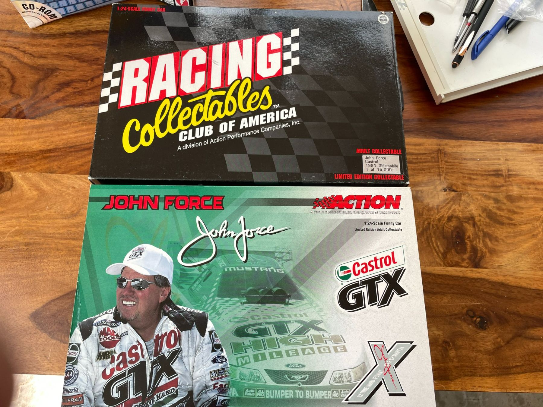 Modellini d'auto: NHRA 1994 Oldsmobile John Force     1:24 Dragster – Nuovo e nell'imballaggio originale da Wohlen AG venduto da Erelpowerline