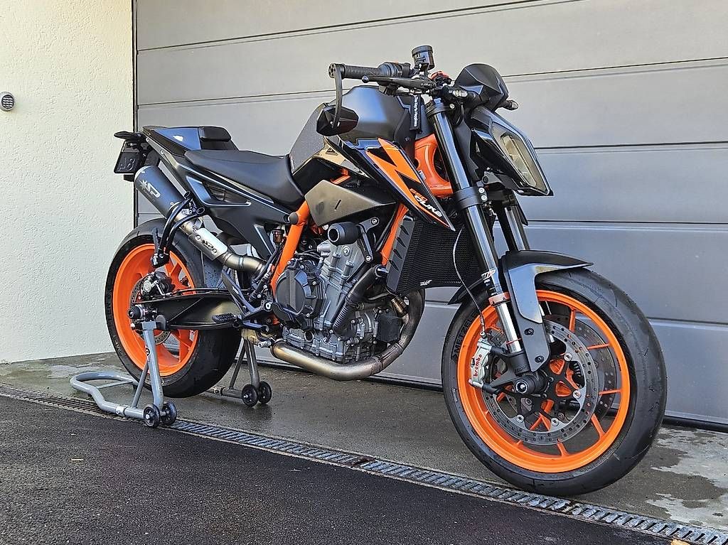 Strada: KTM Duke 890r – Usato da Davesco-Soragno venduto da die_2c7m 2