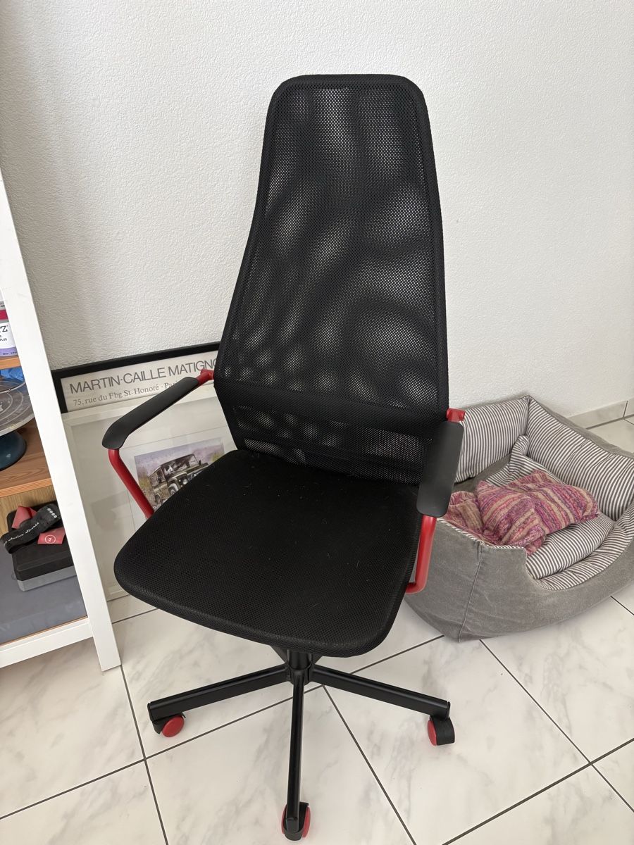 Ikea Chaises: Office desk chair – D'occasion à Egg b. Zürich par cha_qf8f