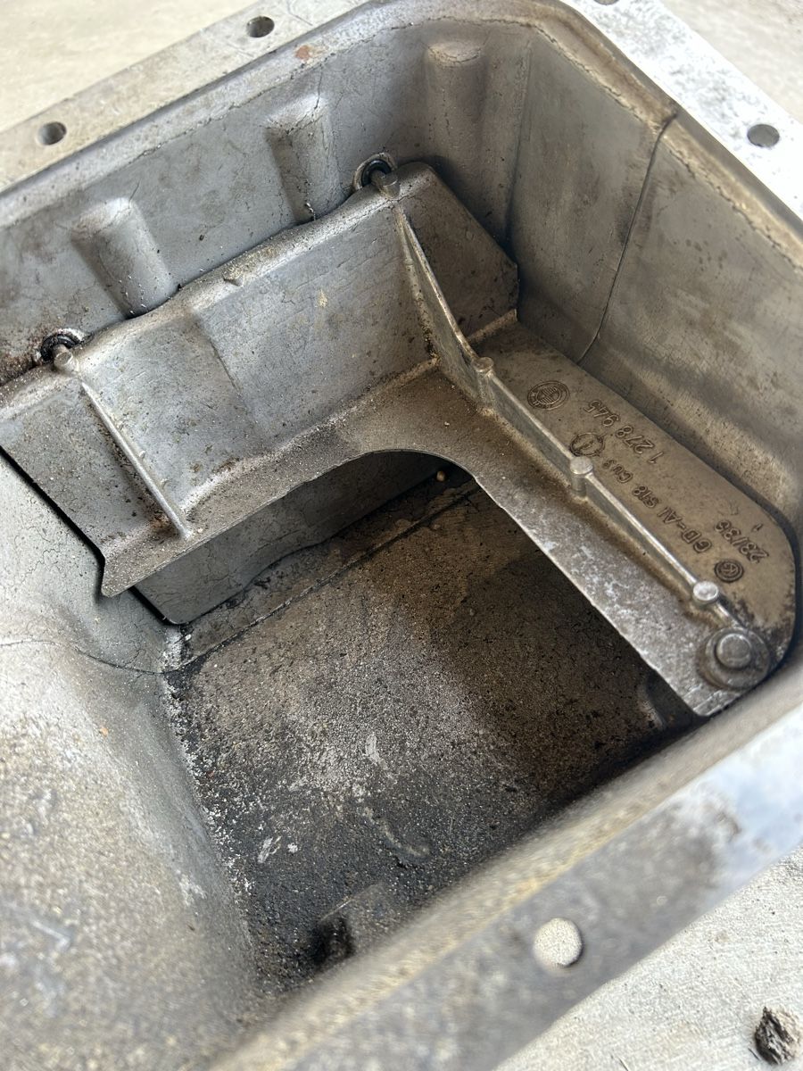 BMW Tutti pezzi di ricambio auto: BMW e30 M20b25 Ölwanne – Usato da Gampelen venduto da ste_r6hj 4