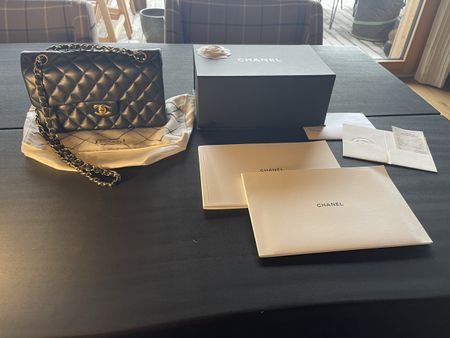 CHANEL Classic Small Double Flap 11.12 - Lambskin Schwarz/Go