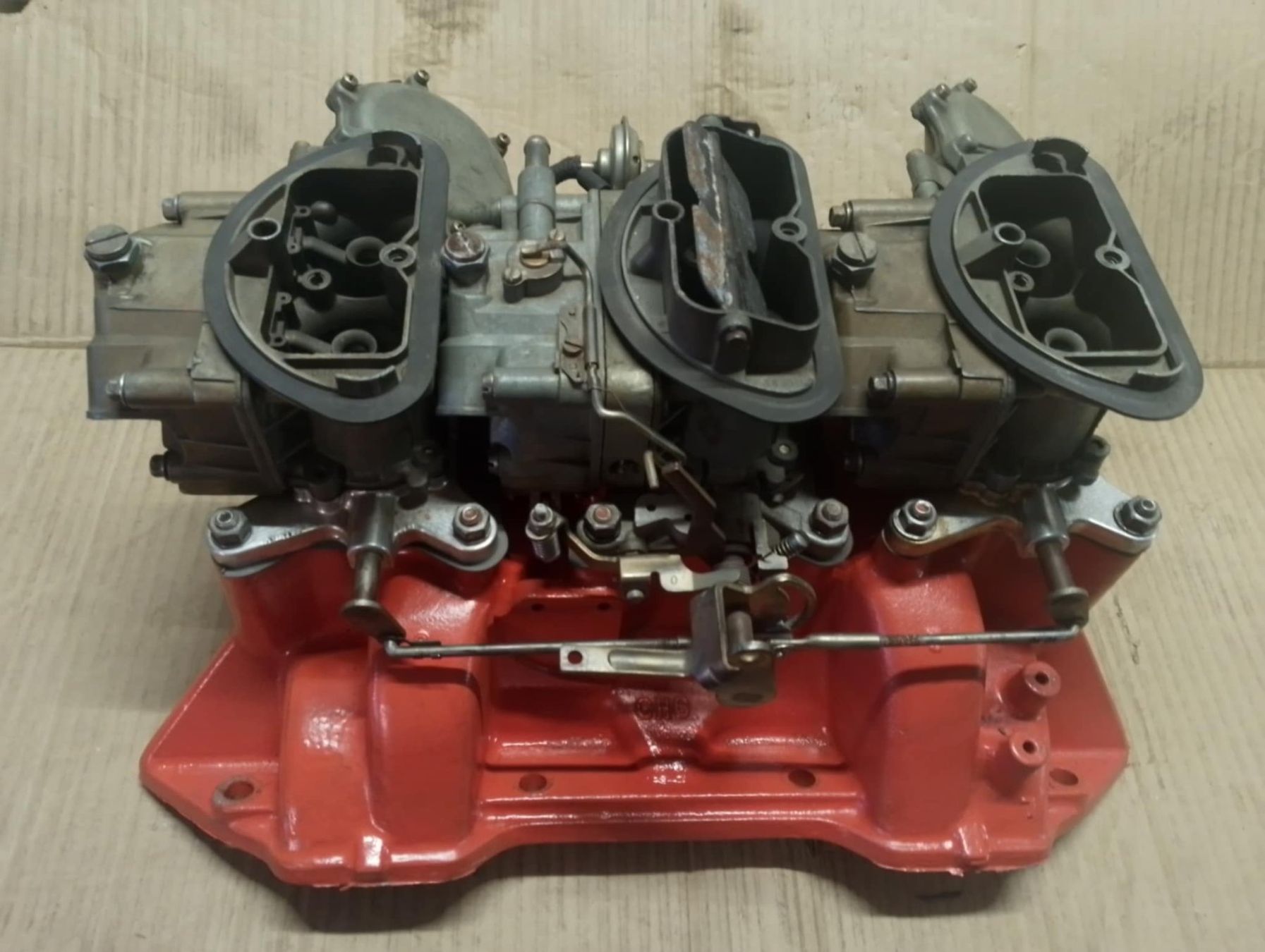 Mopar Tutti pezzi di ricambio auto: Mopar Big Block SixPack Anlage Vergaser und Intake – Usato da Niedergösgen venduto da usc_tt5r 5
