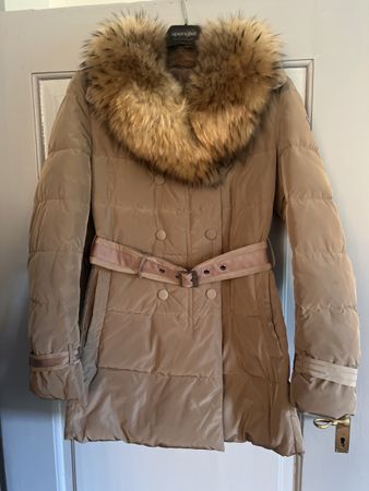 1 veste longue beige marque Ginos taille 46 italien selon ph