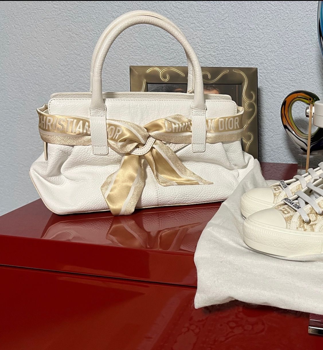 Escada Taschen für Damen: ESCADA Handbag White leather – Gebraucht aus Erlenbach ZH von topchick 6