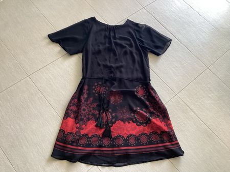 Desigual Kleid, Gr. M, schwarz-rot, leicht & luftig!