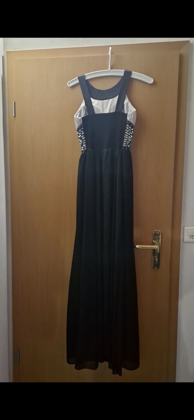 Kleider: Abendkleid lang schwarz Grösse 38 mit Schmucksteinen Neu – Gebraucht aus Bubendorf von ang_b829 2