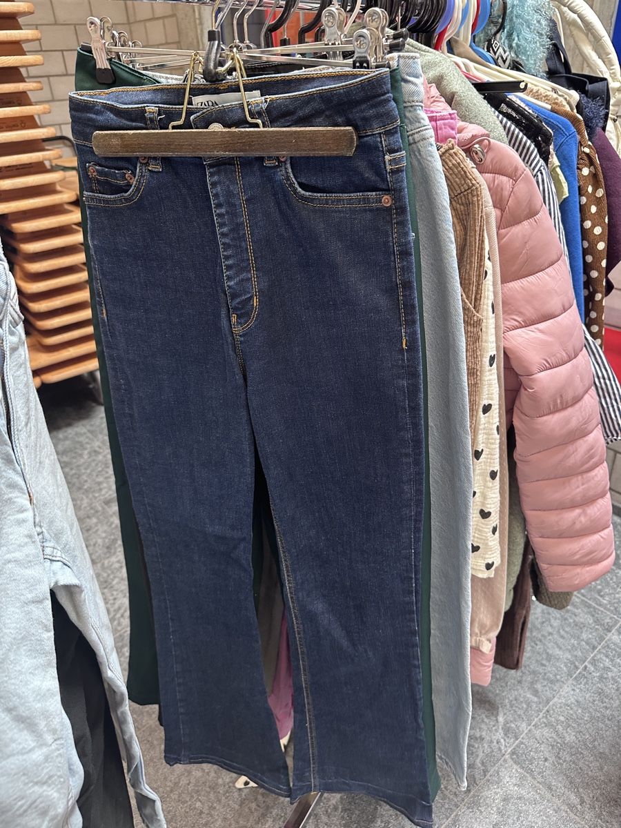Zara Jeans: Zara Jeans – Neu (gemäss Beschreibung) aus Ebikon von amaxandx