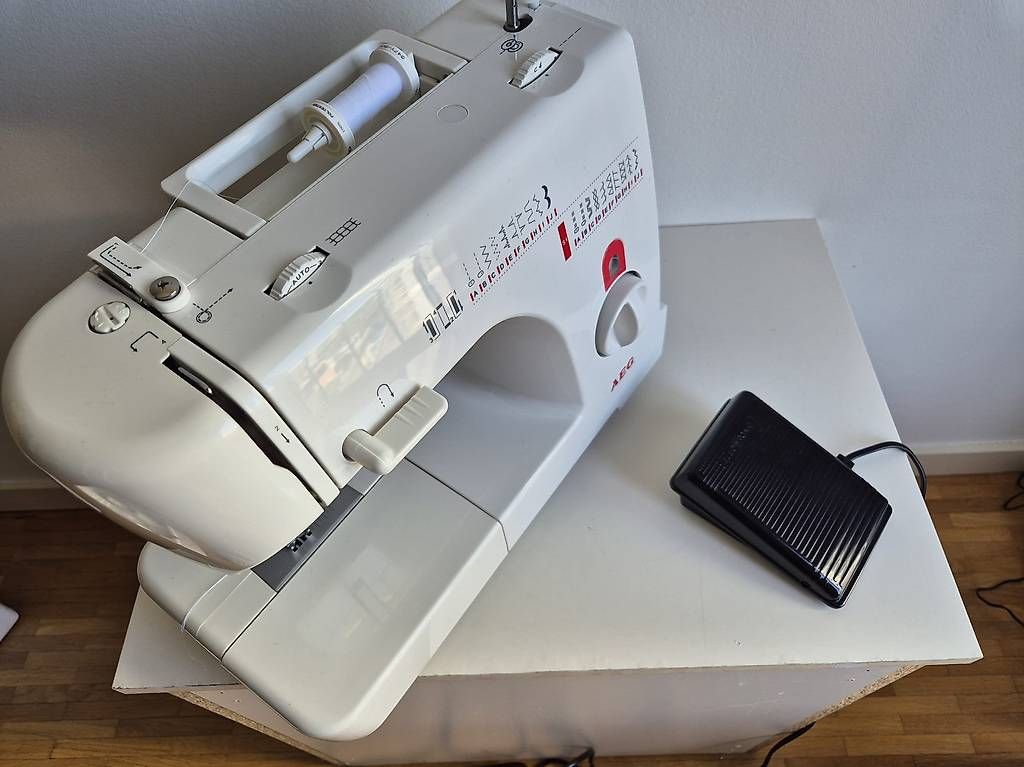 Machines à coudre: Machine à coudre – D'occasion à Genève par Thefirstseller 2