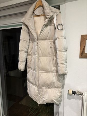 Langer Damen Steppmantel beige mit Kapuze guter Zustand
