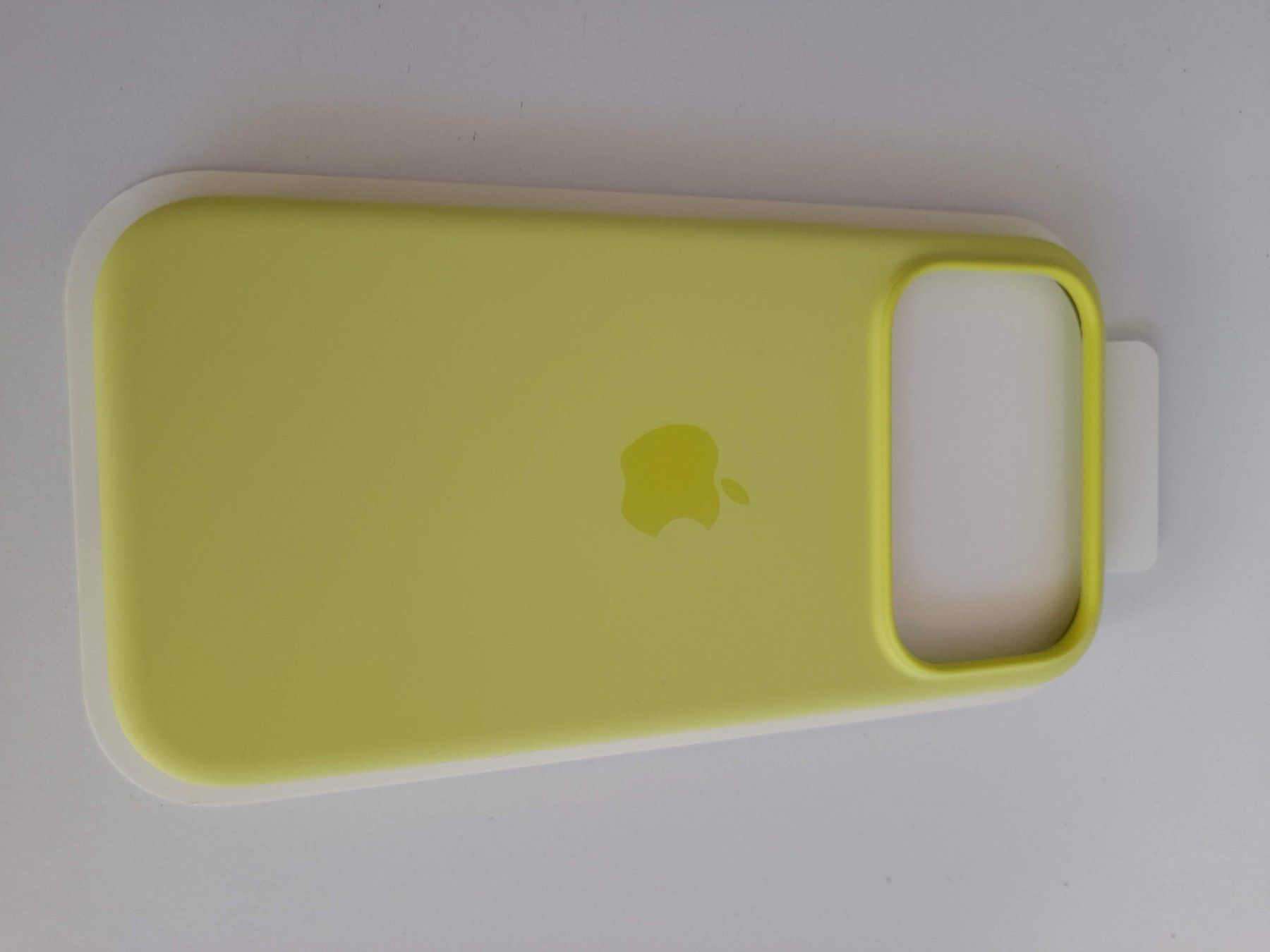 Apple Covers & Schutzfolien: APPLE iPhone 17 Pro Silikon Case neongelb – Neu (gemäss Beschreibung) aus Liebefeld von Restwert_Liebefeld