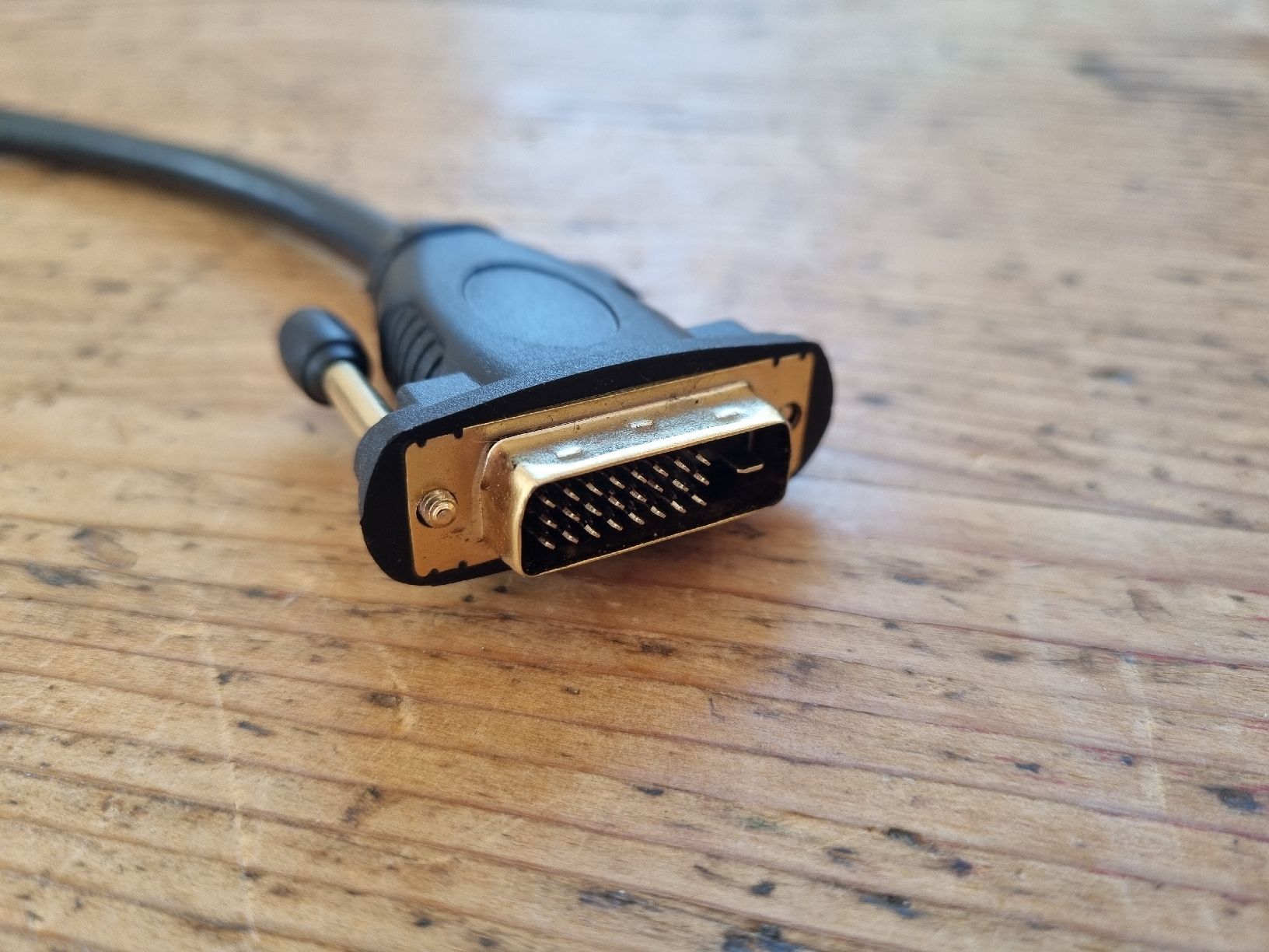 Laufwerke & Adapter: DVI Adapter – Gebraucht aus Zürich von lukas.moy 2