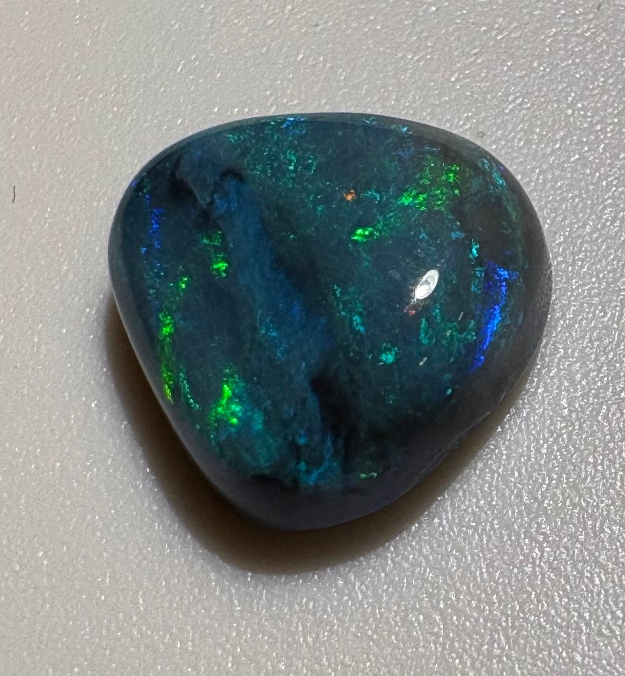 Pietre preziose: Australischer Black-Opal Lightning Ridge, Grösse ca.10mm!Top – Nuovo (secondo la descrizione) da Wilen b. Wil venduto da Tschirio
