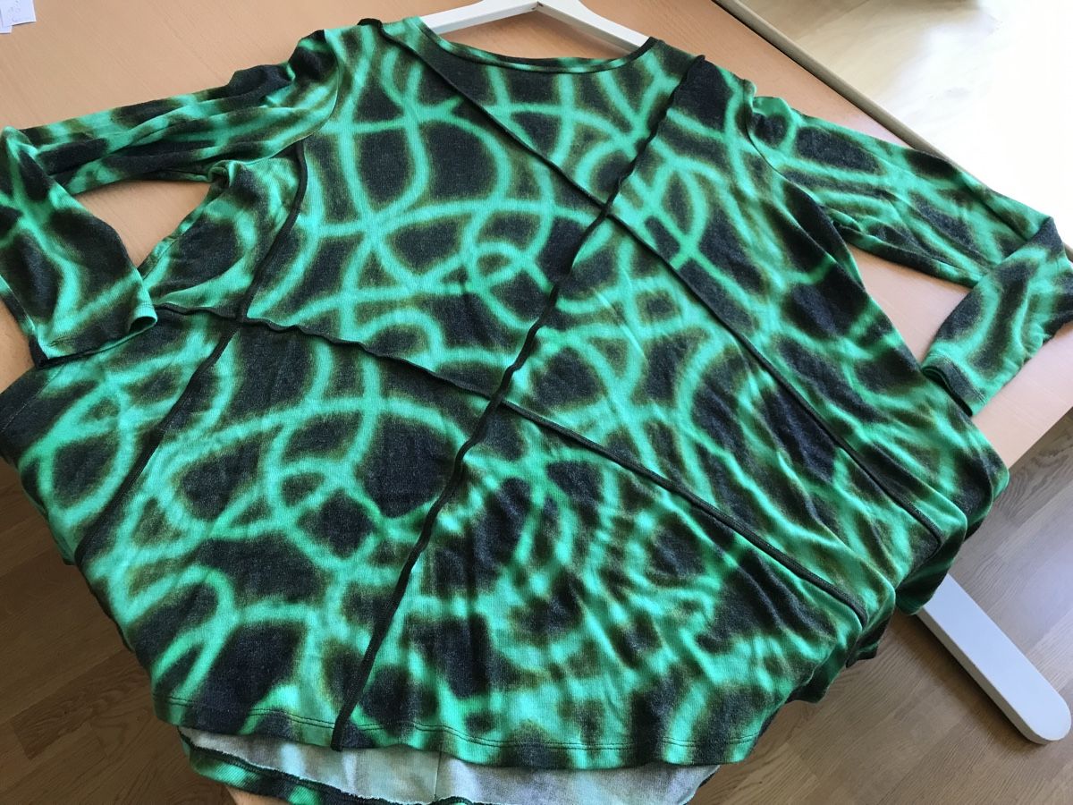 Maglioni & Felpe: Pull évasé OZAI N KU, taille S, imprimé vert – Nuovo e nell'imballaggio originale da Morges venduto da sandy069 3