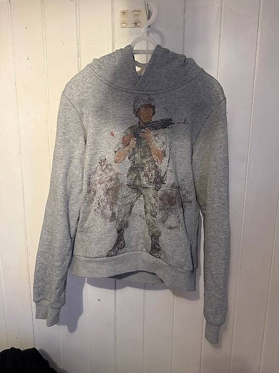 Pulls & Sweat-shirts: War Hoodie – Neuf avec emballage d'origine à Safnern par Avalona_07