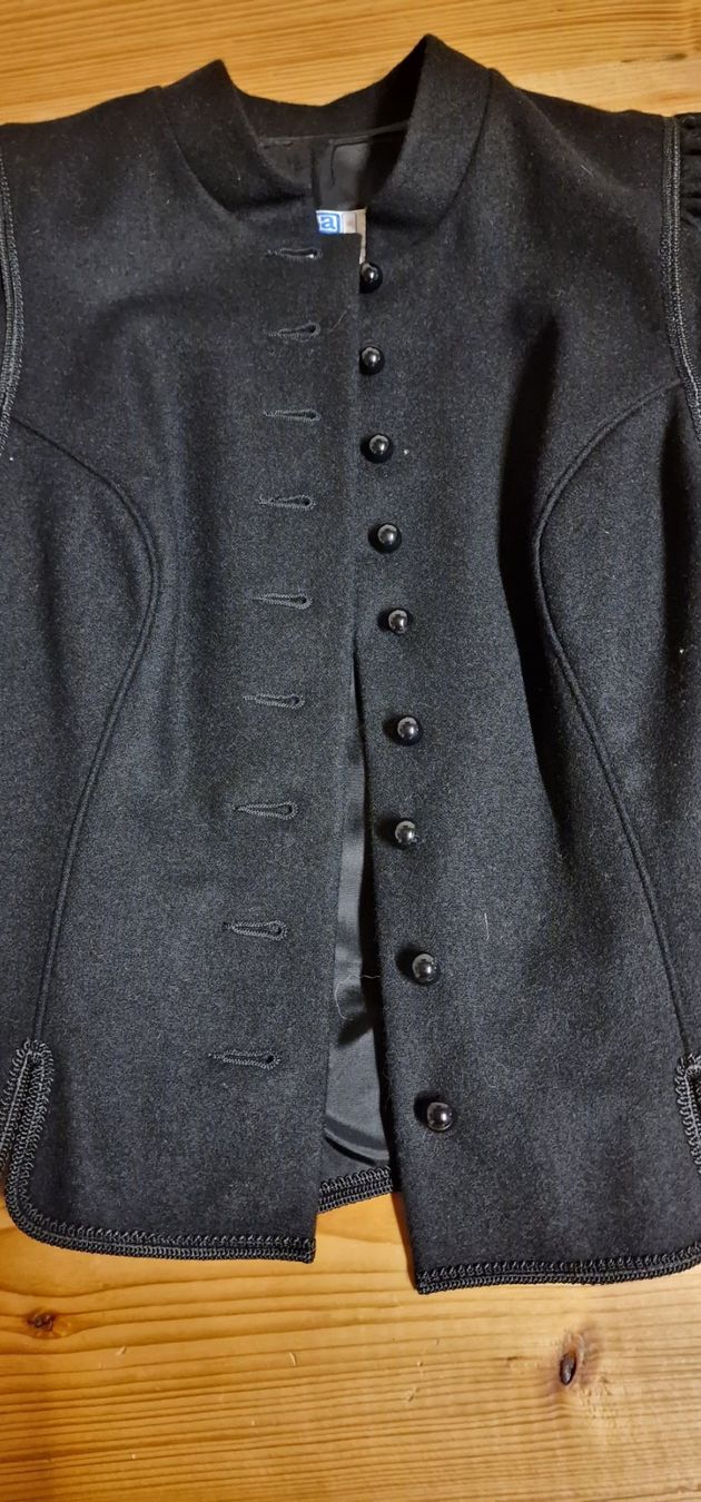Jacken: Dirndl Jacke – Neu und originalverpackt aus Chur von car_5clc 1