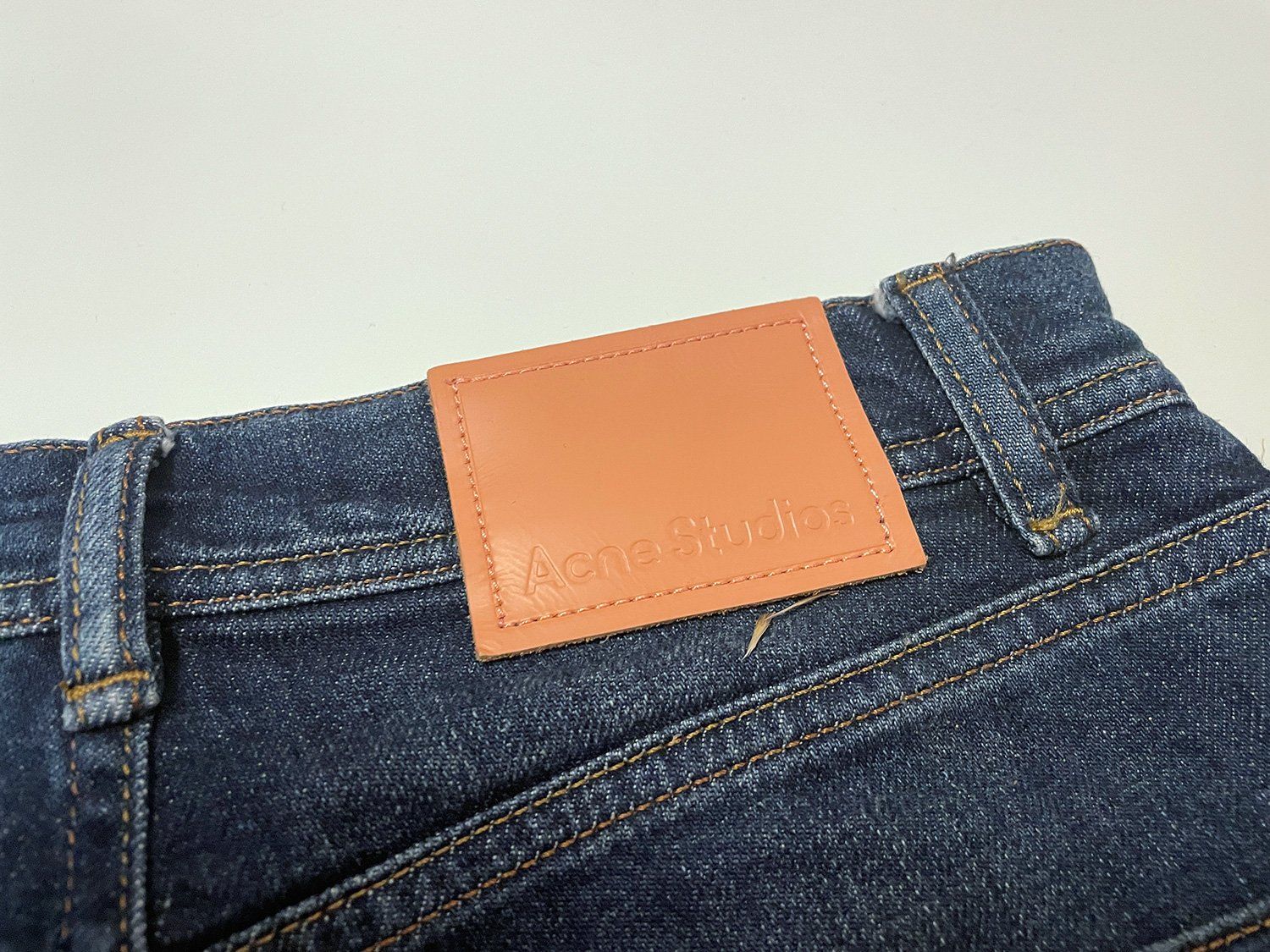 Acne Studios Jeans: Acne Studios Jeans 26/32, ungetragen, NP: 360.- – Nuovo (secondo la descrizione) da Maienfeld venduto da formdok 3