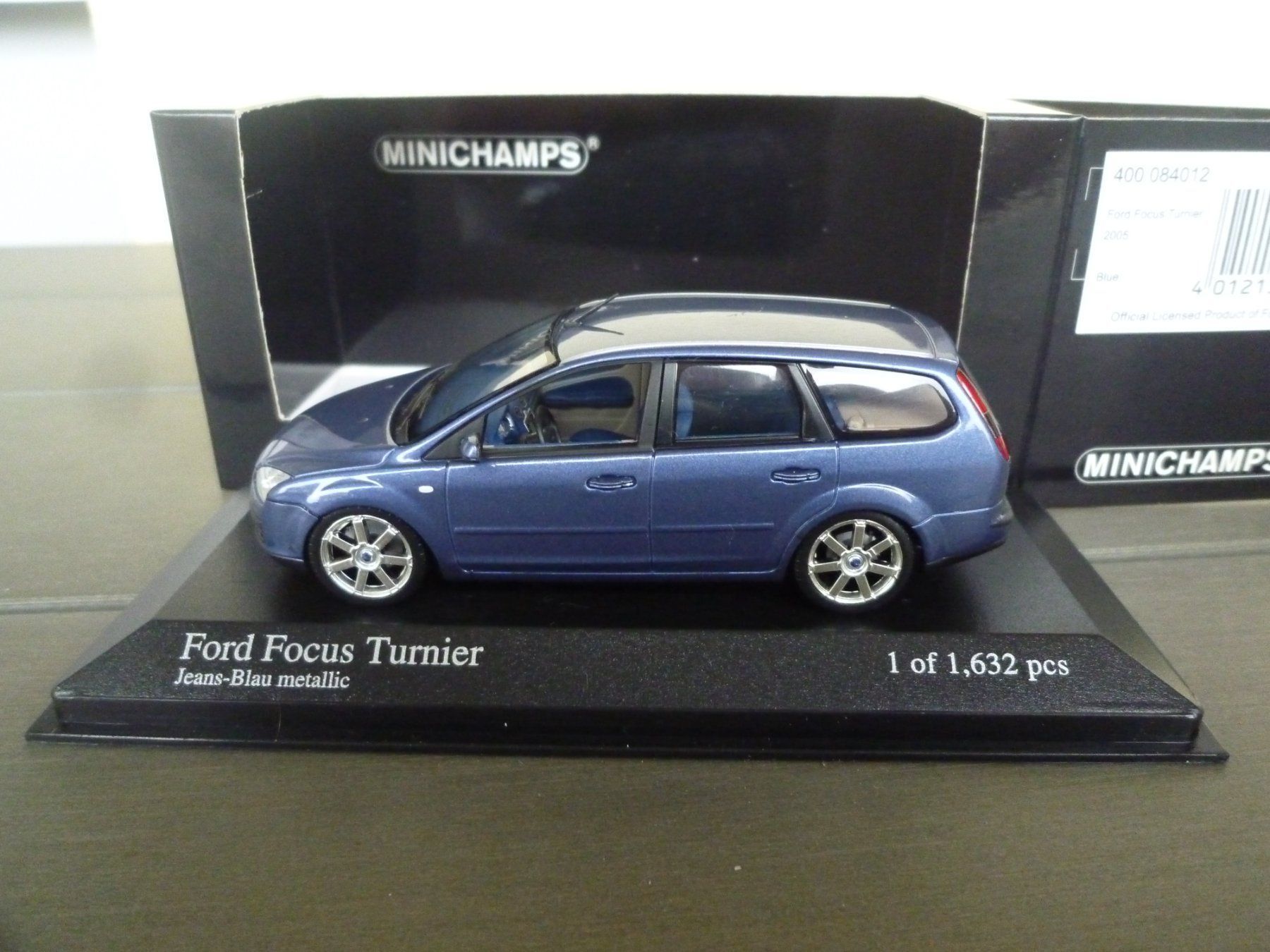 Modellini d'auto: Ford Focus Turnier (2005) – Nuovo e nell'imballaggio originale da Flawil venduto da Imperiosud 4