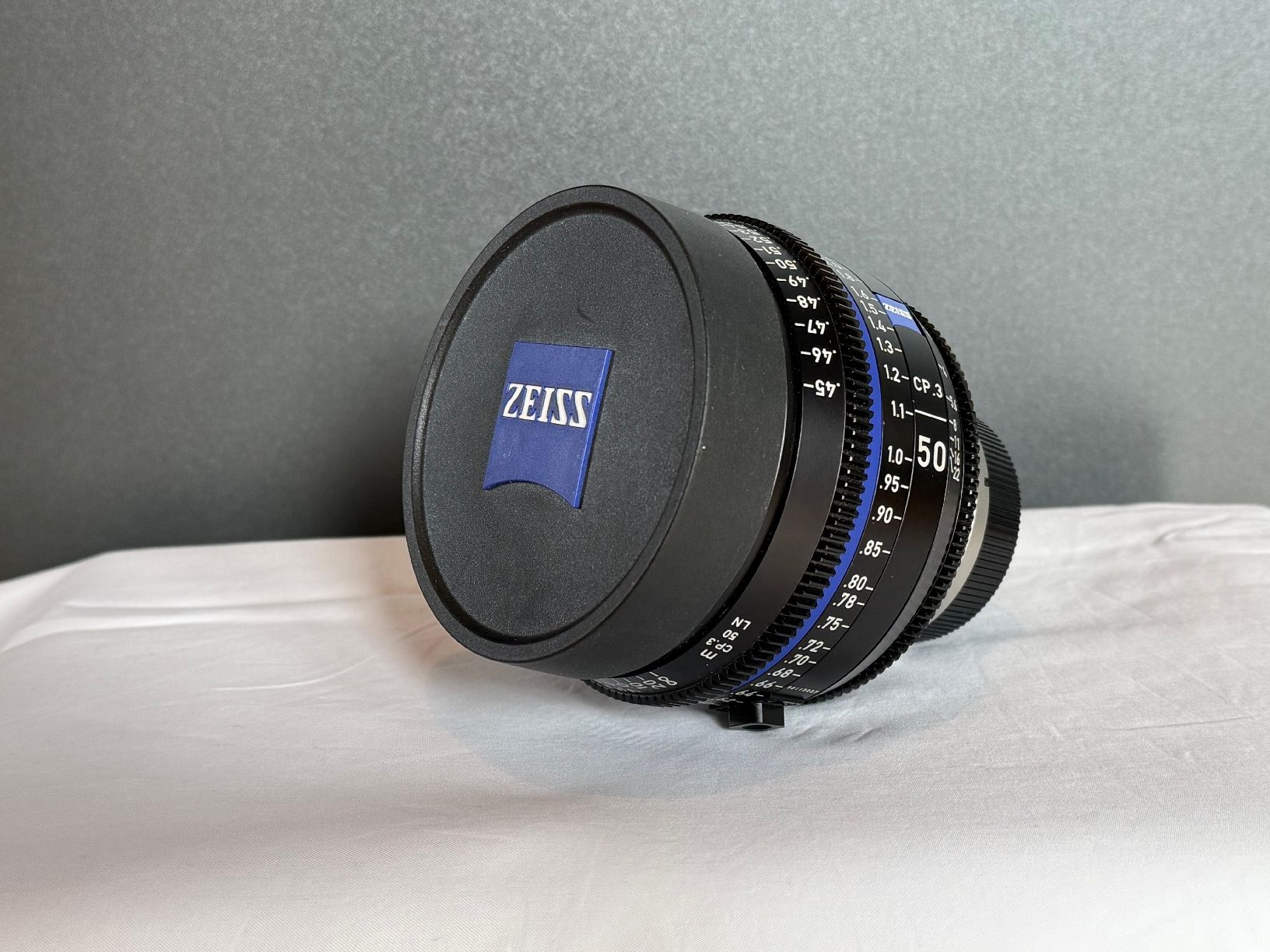 Zeiss Obiettivi: Zeiss CP3 50mm EF MFT – Nuovo (secondo la descrizione) da Schlieren venduto da chr_8qfm 2