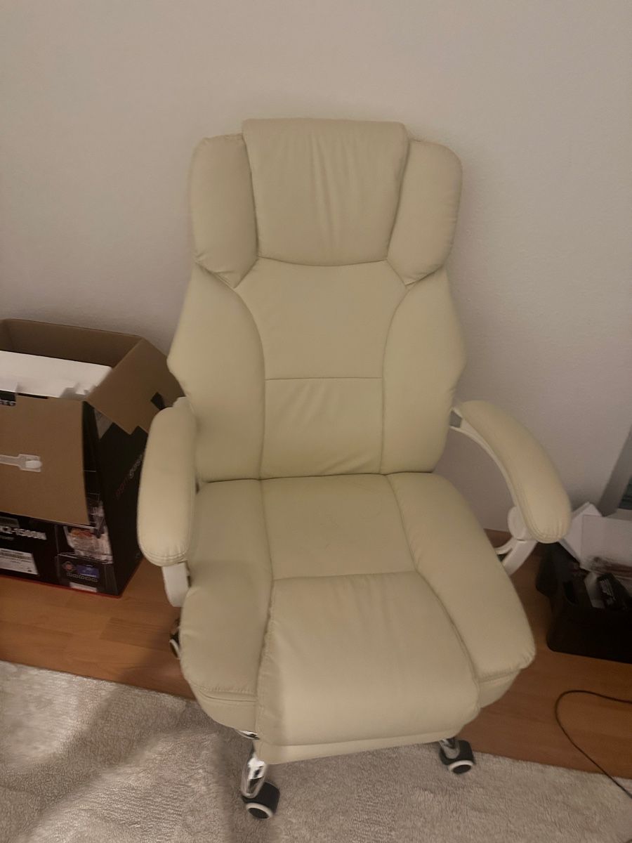 Chaises: Bürostuhl – D'occasion à Reinach BL par kim_sg9s
