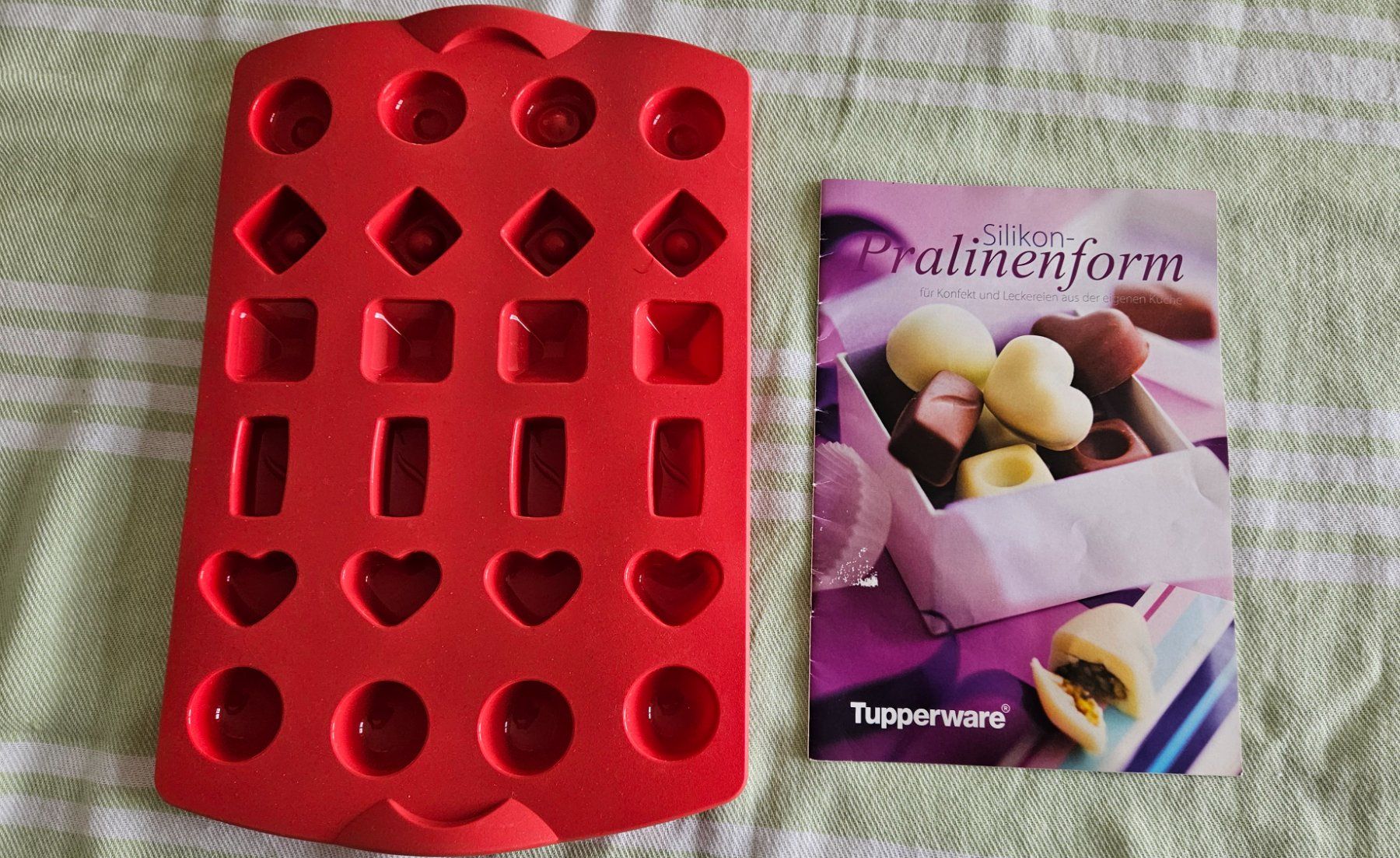 Tupperware Teglie da forno: Tupperware moule à pralinés – Nuovo e nell'imballaggio originale da Peyres-Possens venduto da vevette65